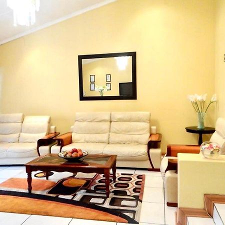 Lilliz Guest House Mthatha Extérieur photo